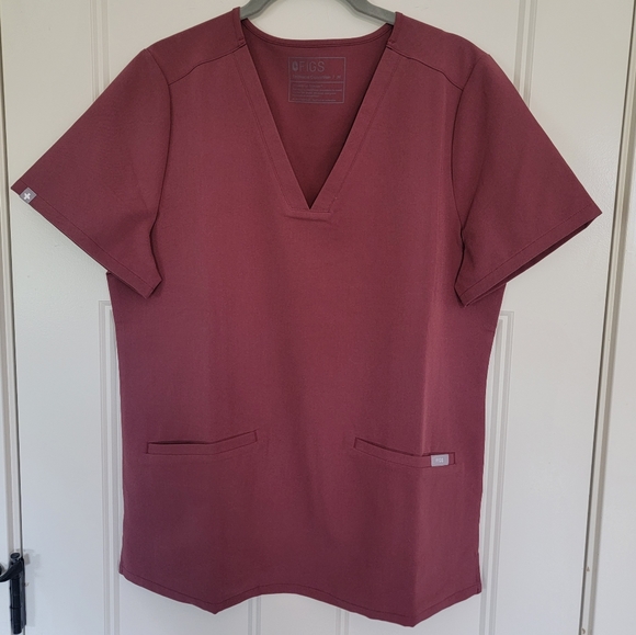 FIGS Scrub top dark cherry Medium - Picture 1 of 5